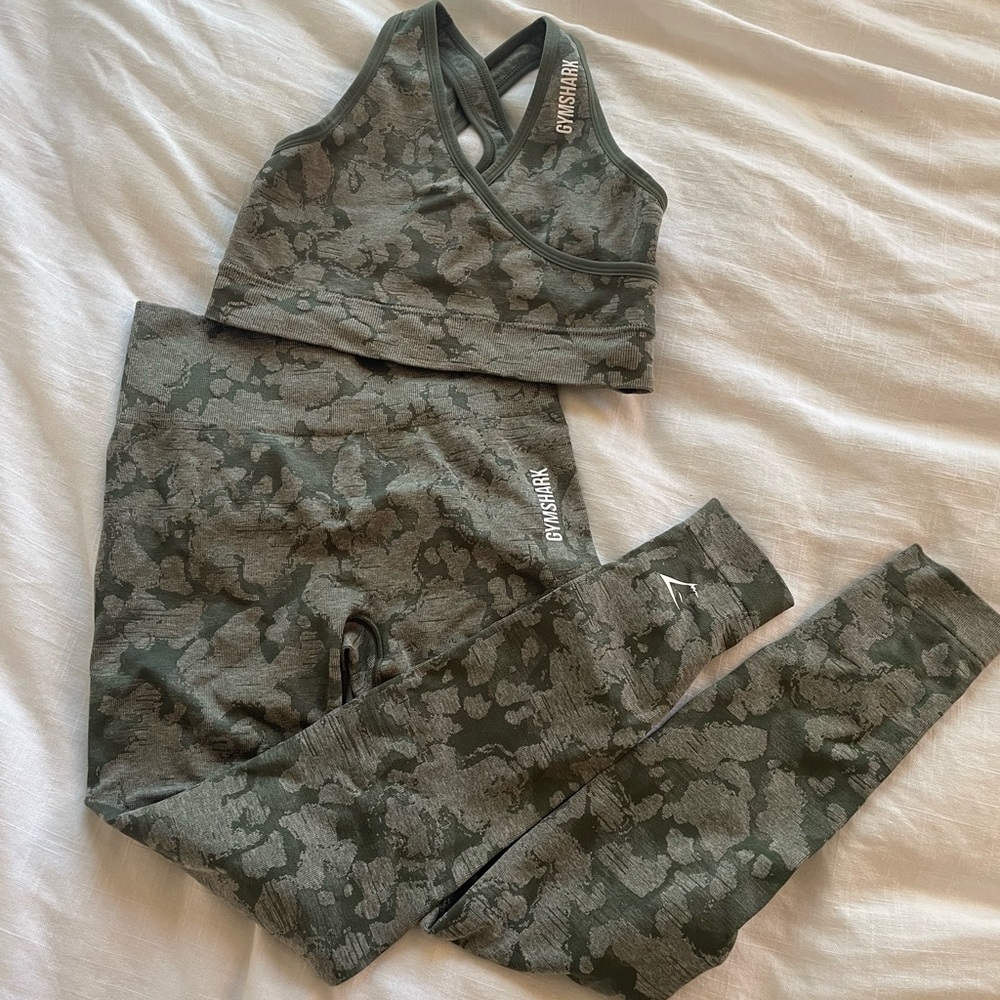 Gymshark Adapt camo seamless set